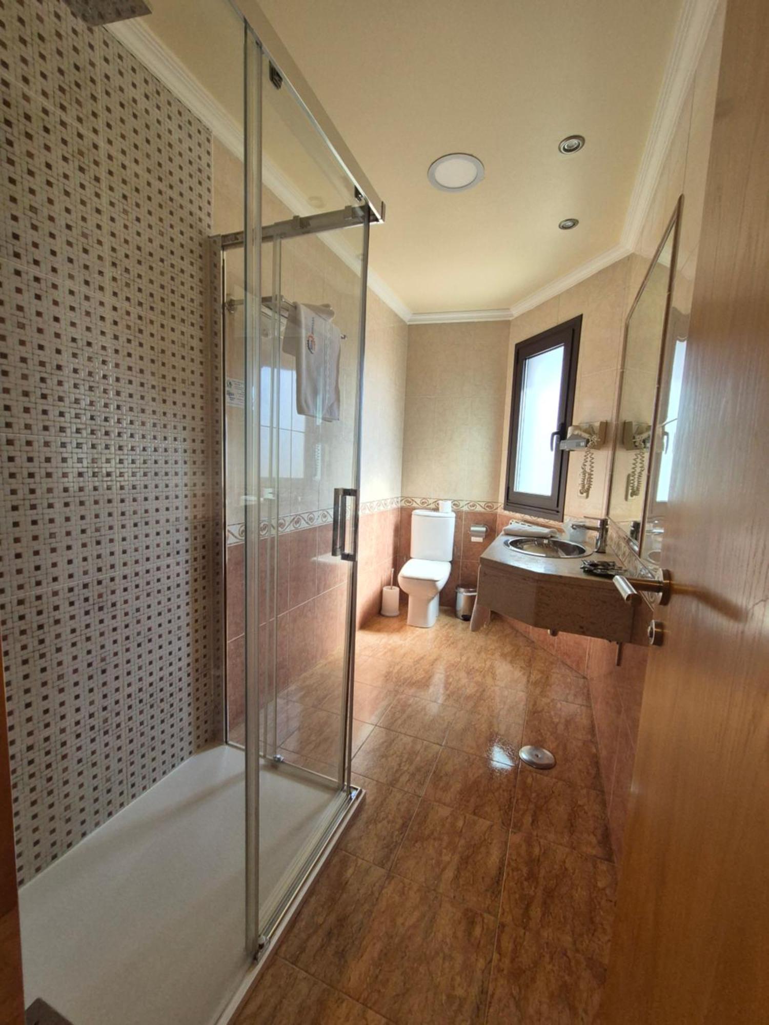 Hotel Hhb Pontevedra Confort Екстериор снимка