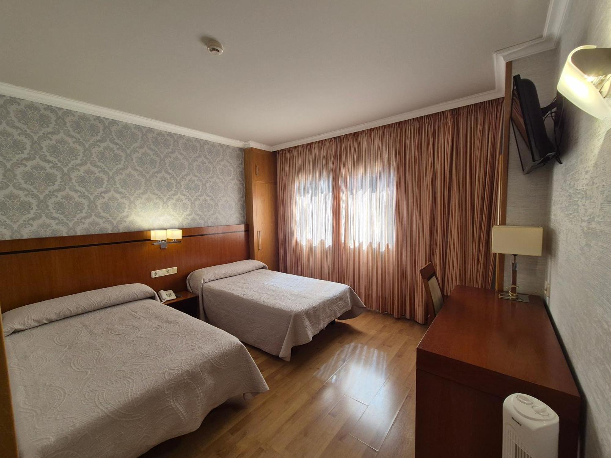 Hotel Hhb Pontevedra Confort Екстериор снимка