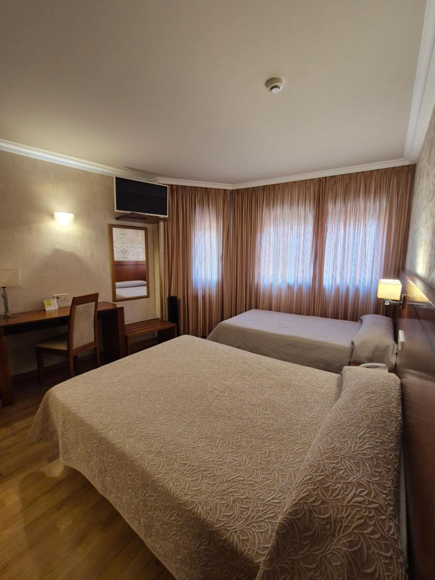Hotel Hhb Pontevedra Confort Екстериор снимка