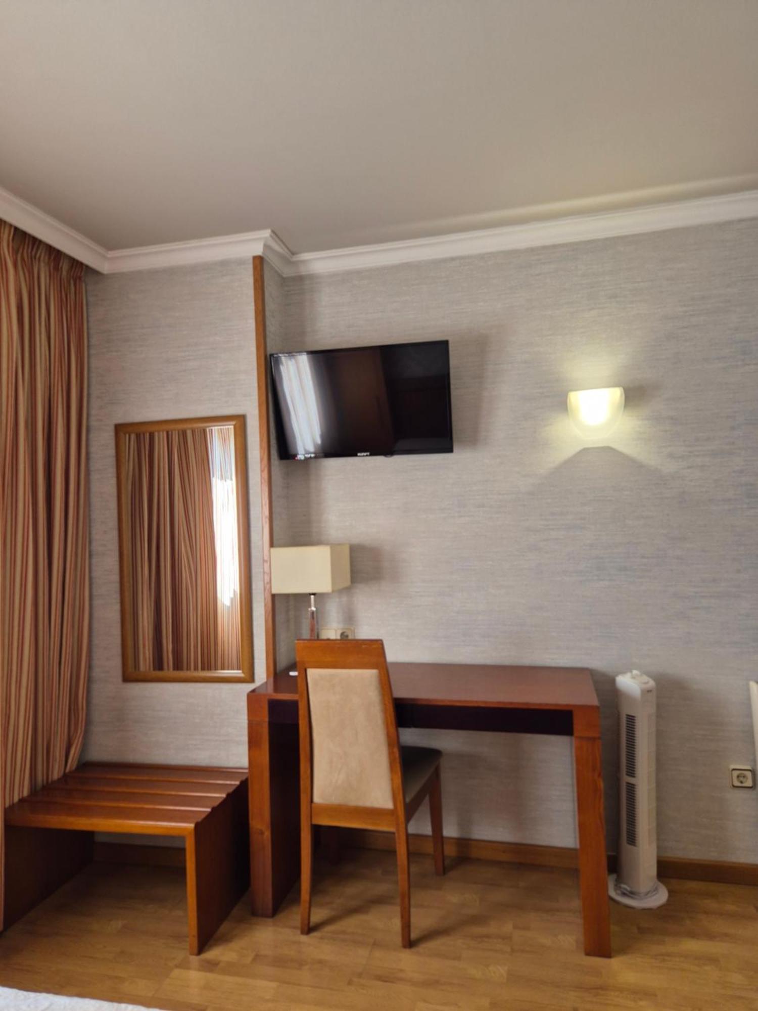 Hotel Hhb Pontevedra Confort Екстериор снимка