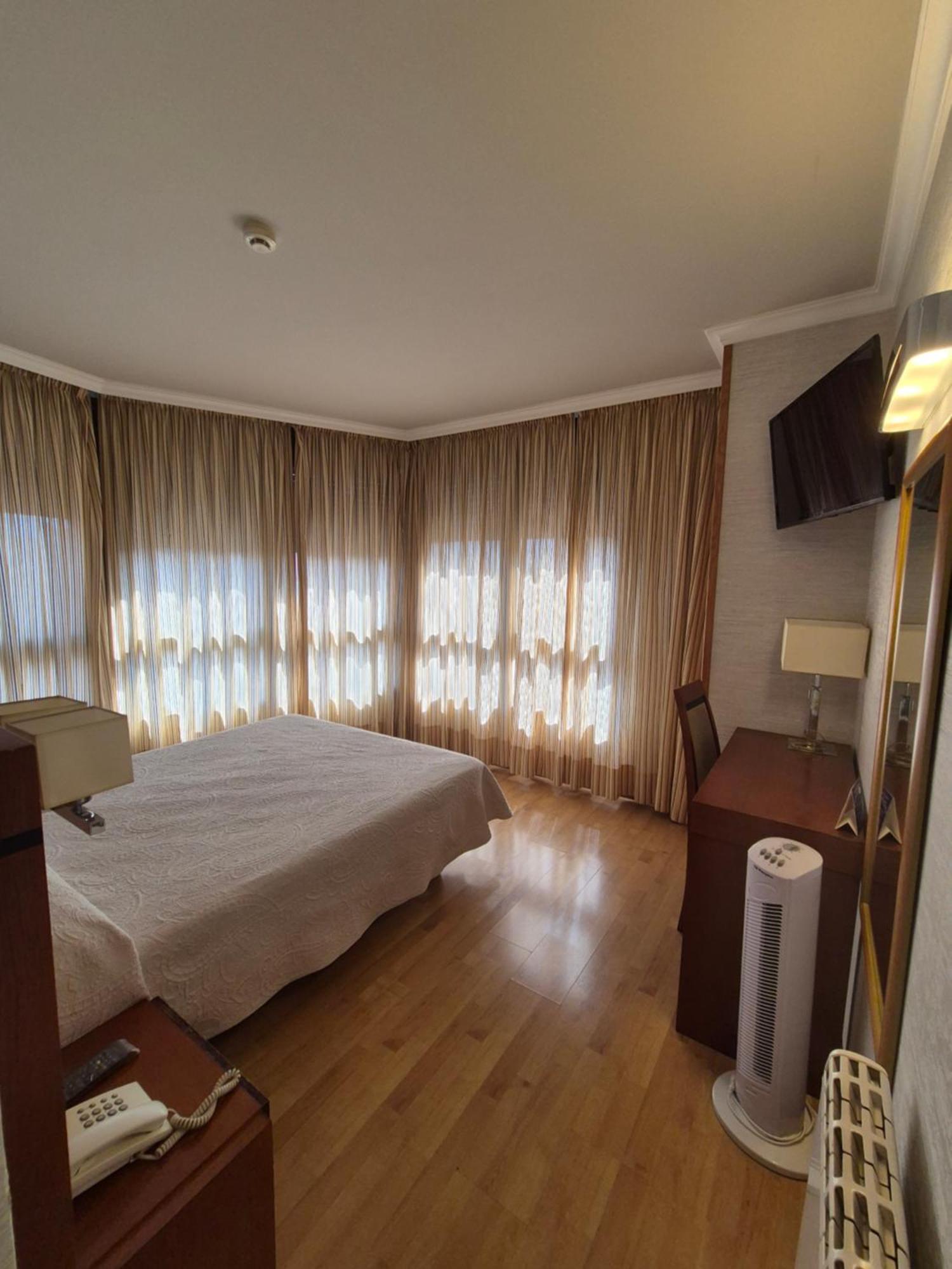 Hotel Hhb Pontevedra Confort Екстериор снимка