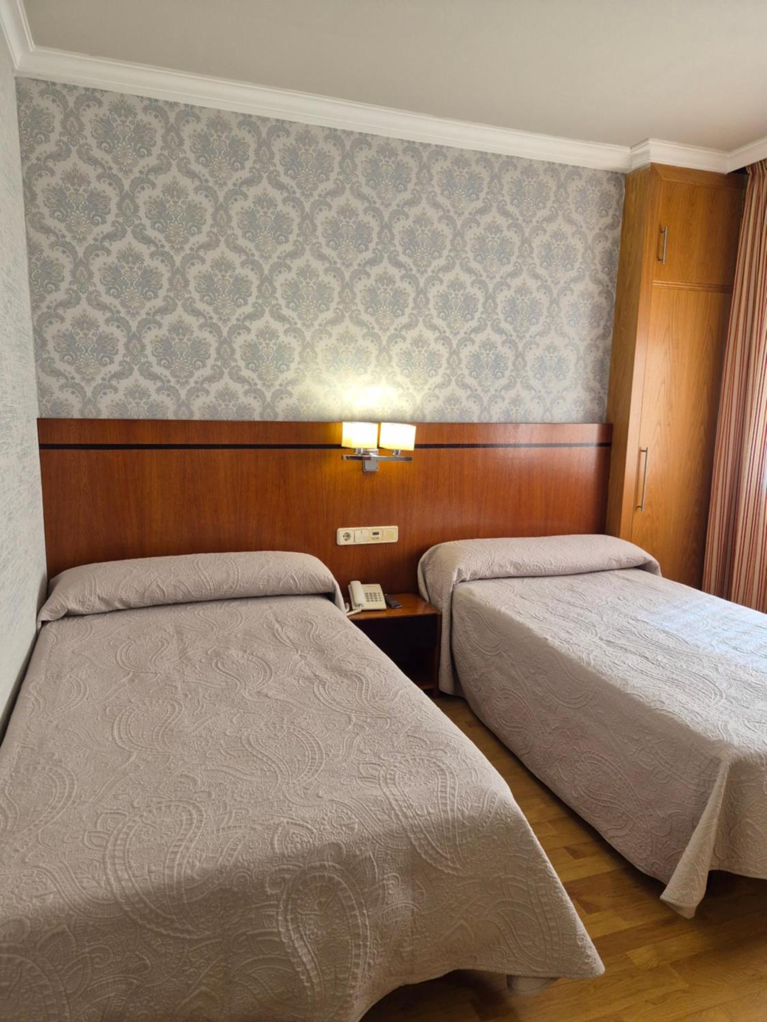 Hotel Hhb Pontevedra Confort Екстериор снимка