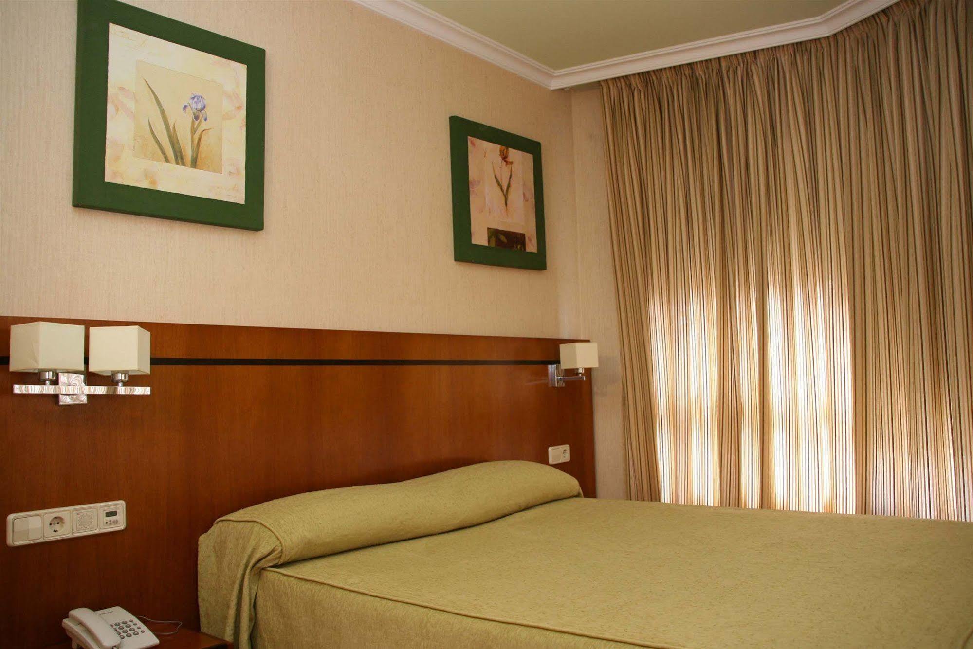 Hotel Hhb Pontevedra Confort Екстериор снимка