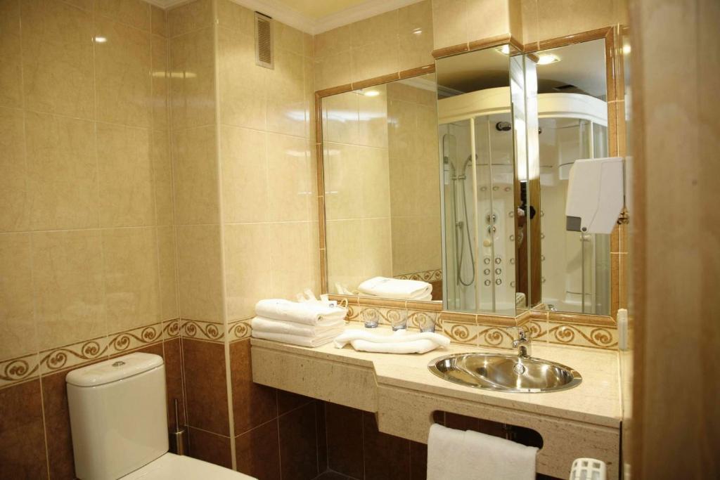Hotel Hhb Pontevedra Confort Екстериор снимка